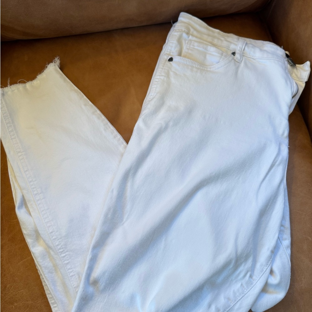 Kut from the Kloth Women's Straight Leg White Jeans